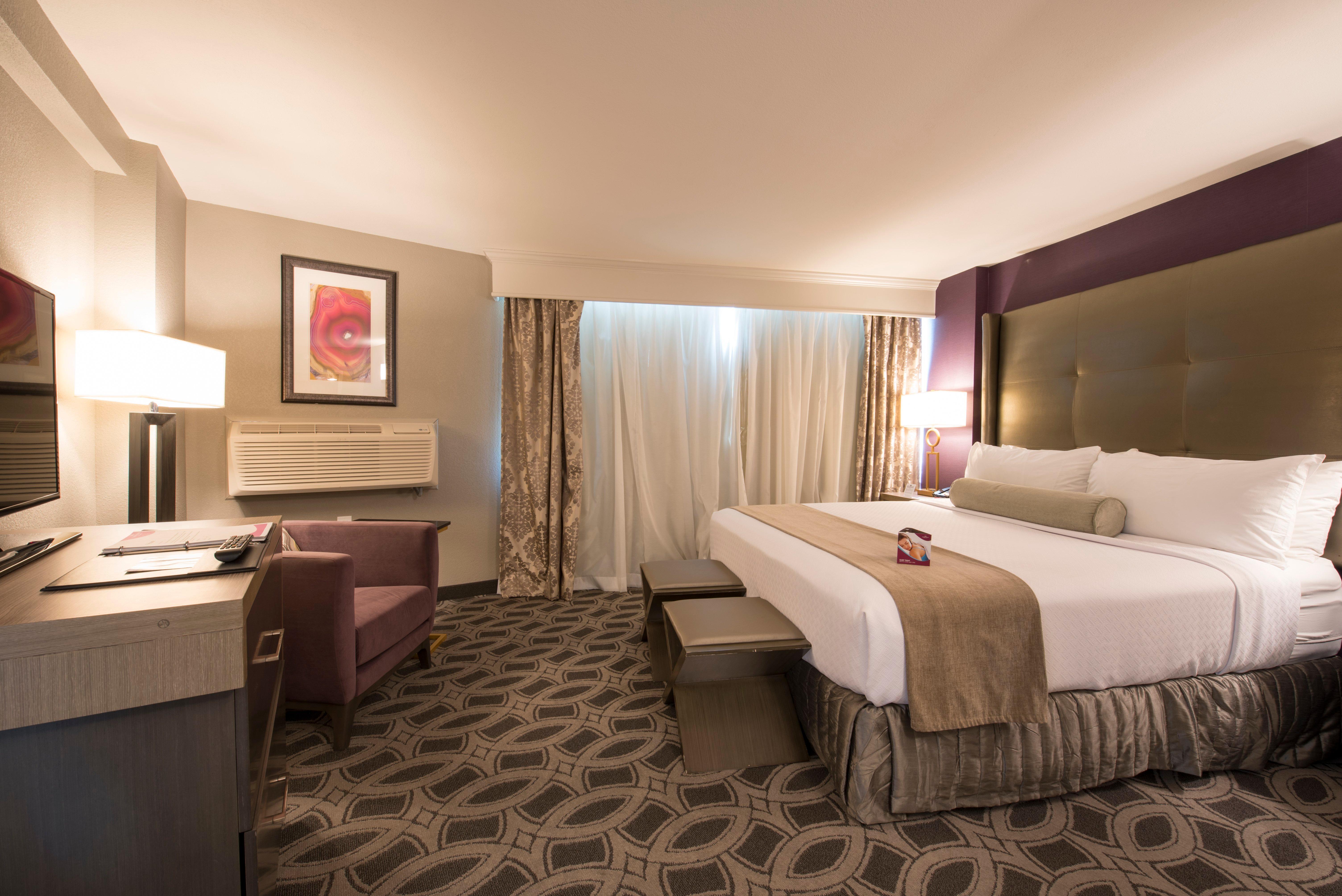 Crowne Plaza Saddle Brook By Ihg Hotel Exterior photo